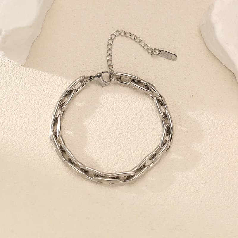Pulseira Bangle de Corrente Prateada em Aço Inoxidável