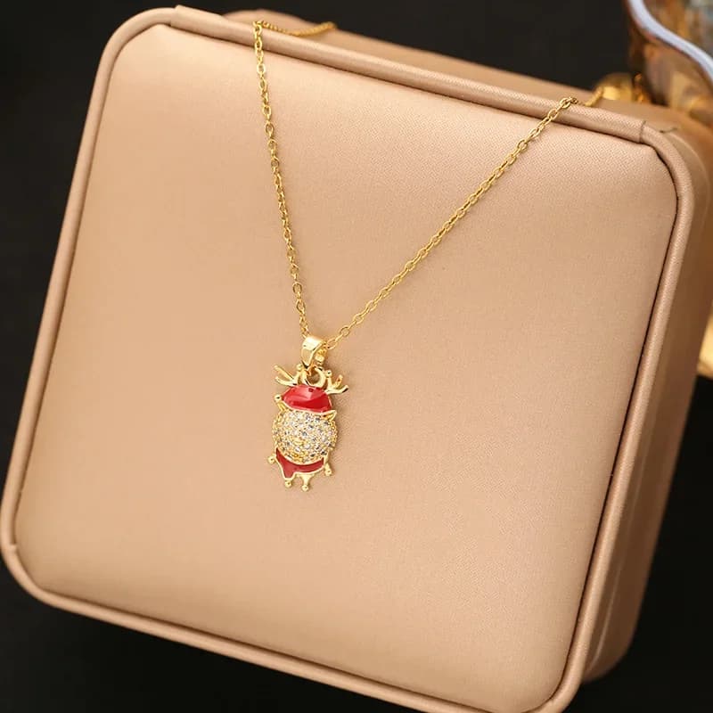 Colar com Pingente Rena de Natal com Zircônia Cúbica