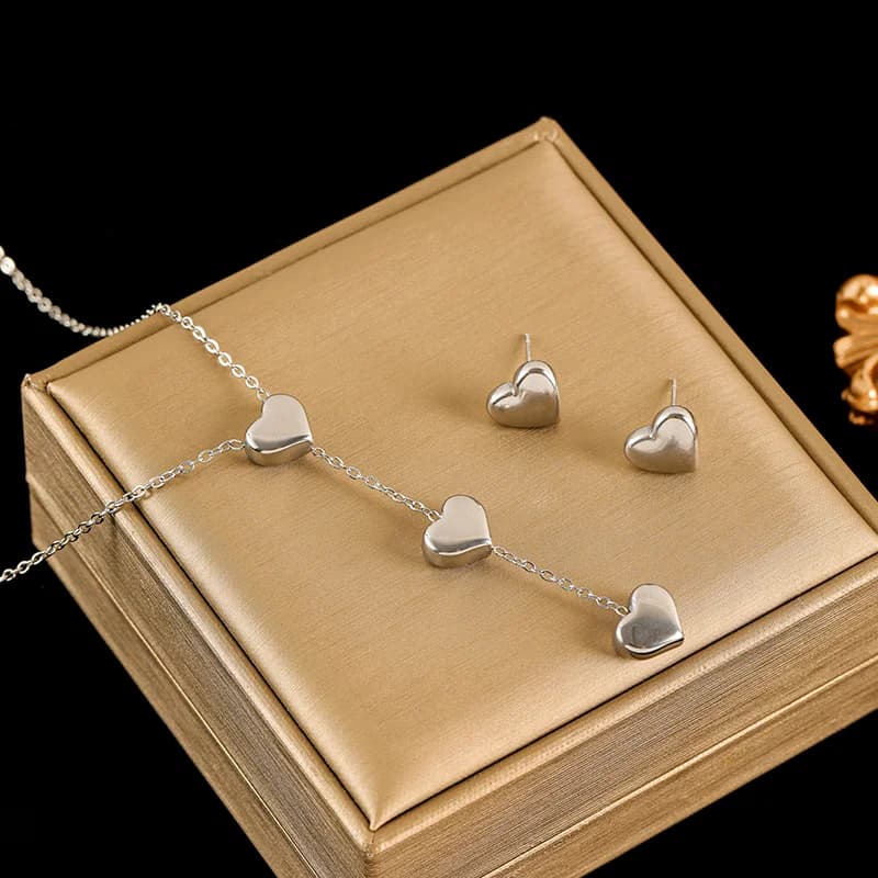 Conjunto de Colar e Brincos com Coração Brilhante, Prata
