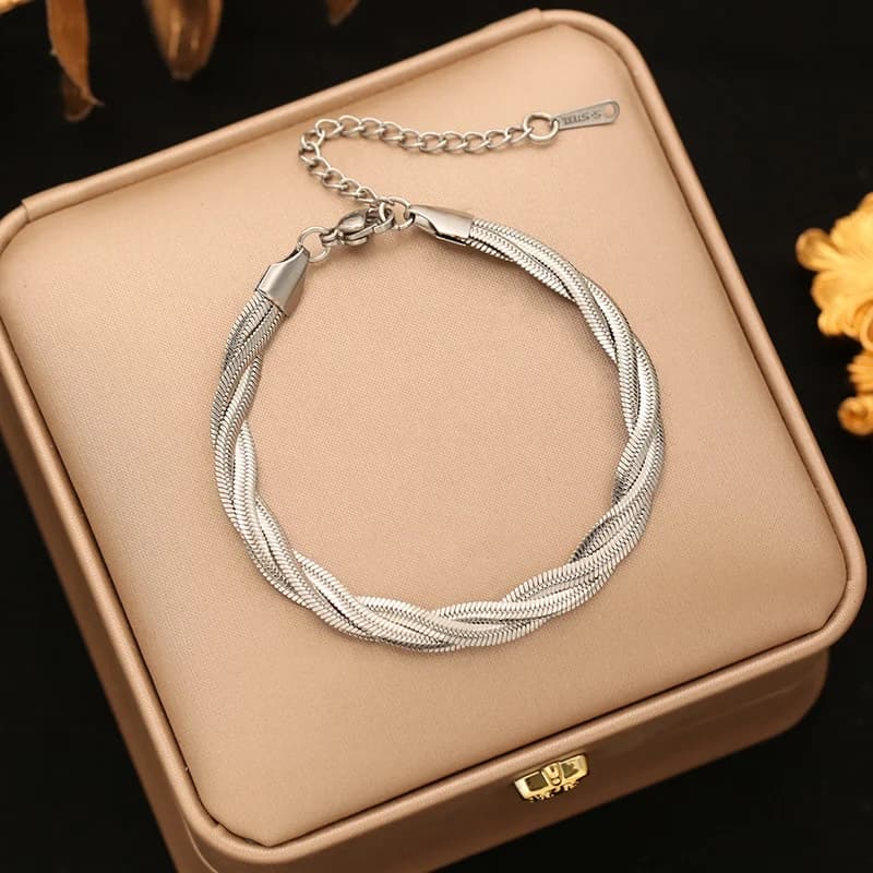 Pulseira Rígida de Aço Inoxidável com Corrente Cruzada em Três Camadas