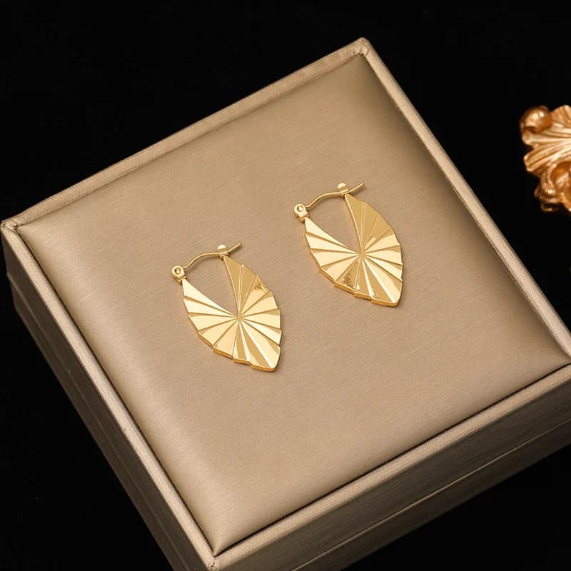 Brincos Aro com Superfície Plissada, Aço Inoxidável Dourado
