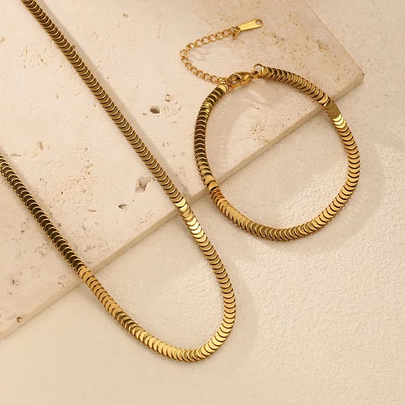 Conjunto de Colar e Pulseira Corrente Cobra Dourada