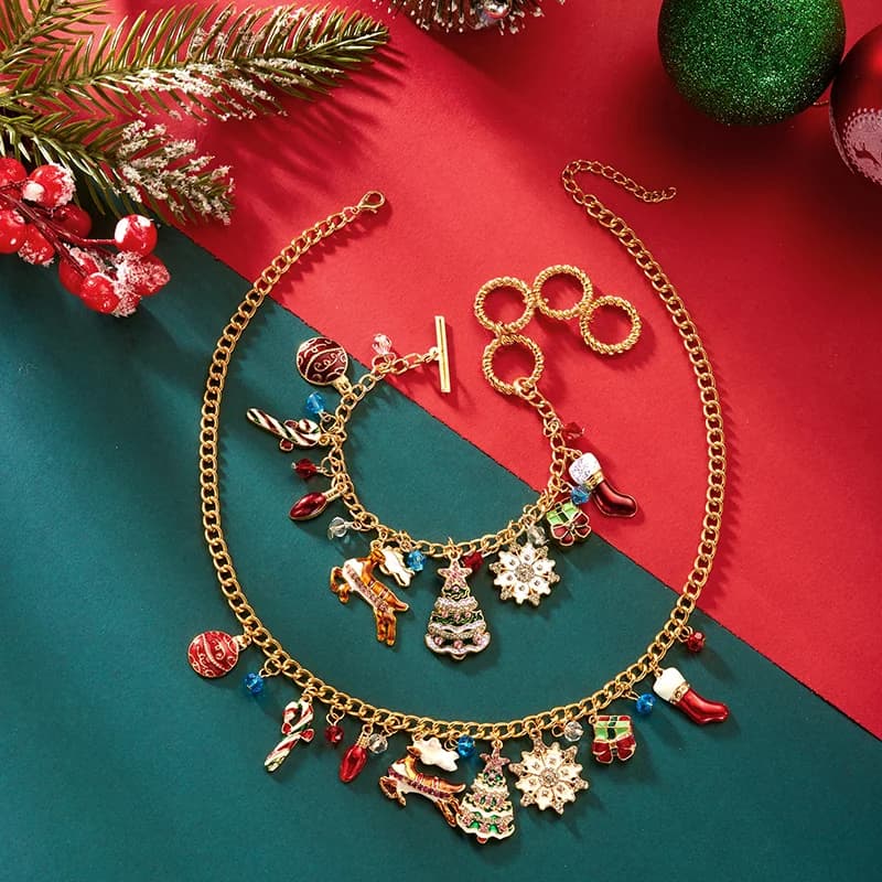 Colar com Pingente de Árvore de Natal, Flocos de Neve e Rena