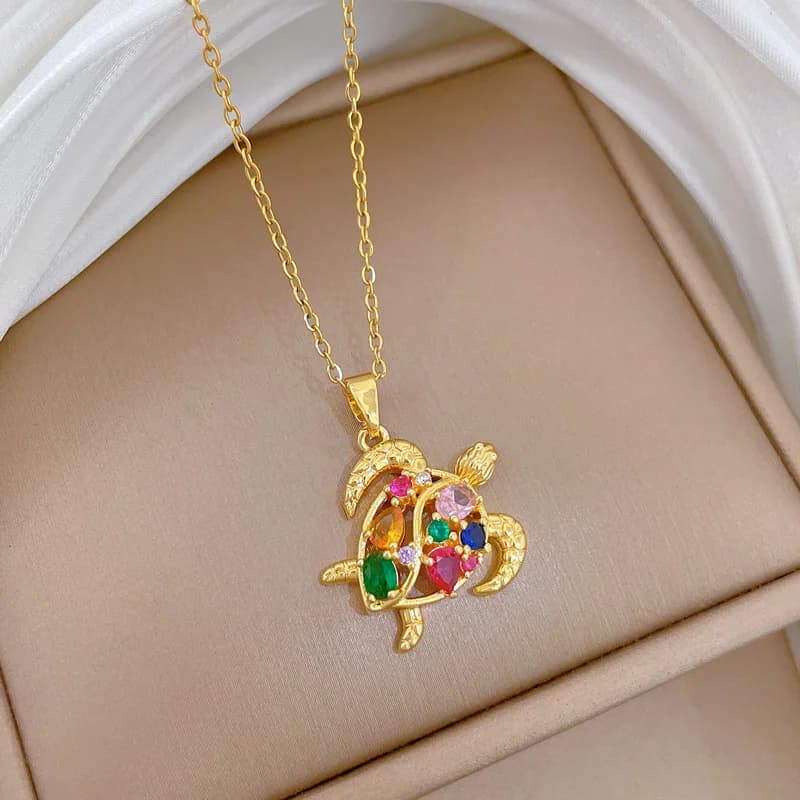 Colar com Pingente de Coruja com Zircônias Brilhantes