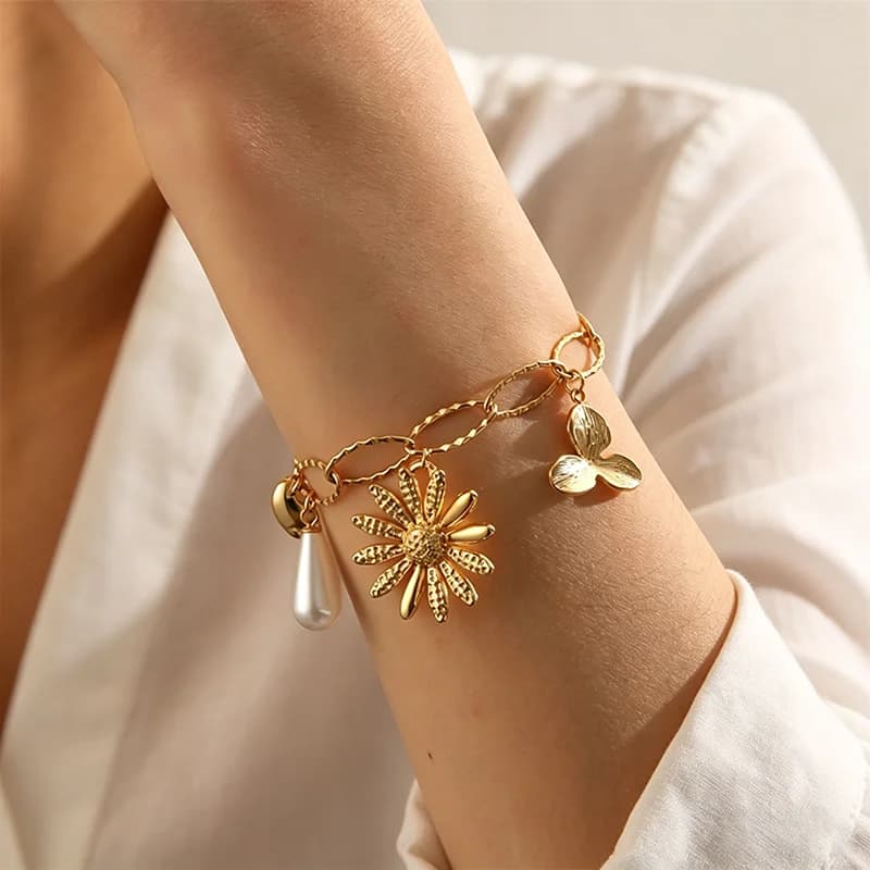 Pulseira Espiga com Pingentes de Flor e Pérola, Ouro 18K