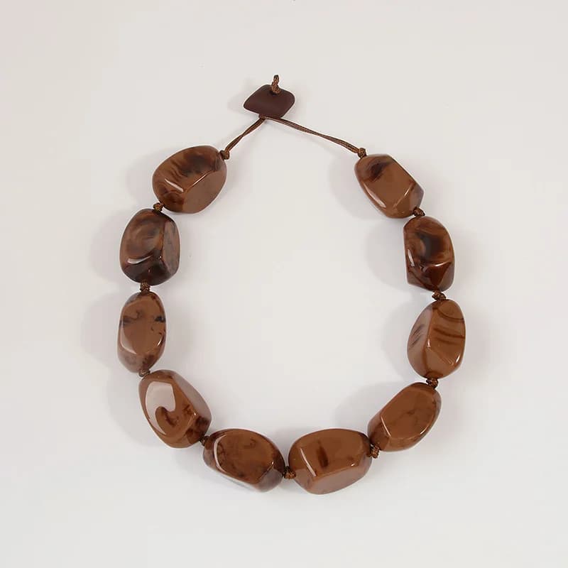 Gargantilha Boho de Resina Marrom