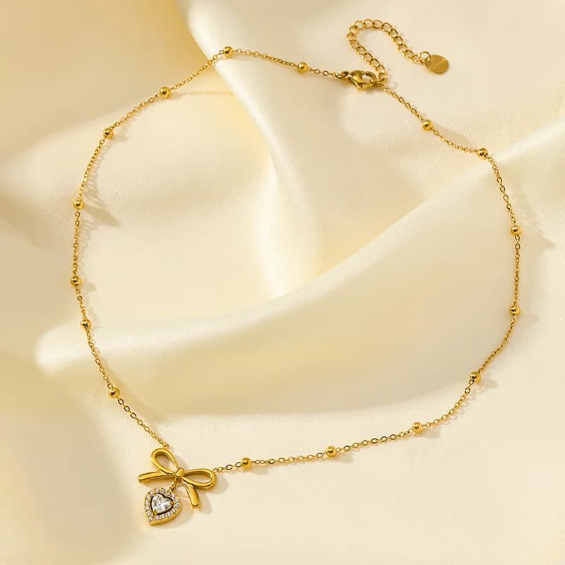 Sparkling Heart Eyes Zircon Pendant Necklace