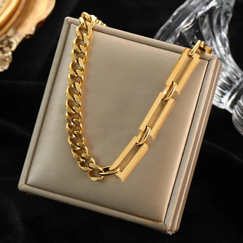 Colar de Corrente com Nó, Banhado a Ouro 18K