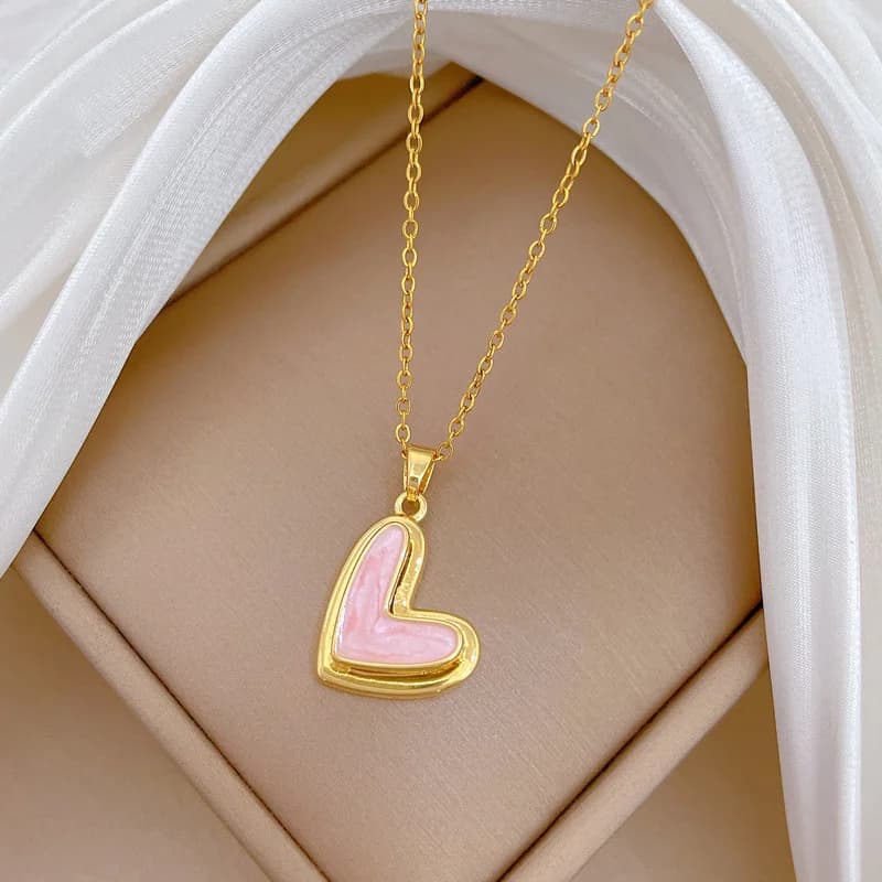 Colar com Pingente de Coração Rosa Love