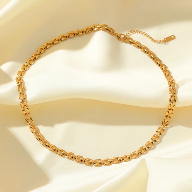 Conjunto de Colar e Pulseira em Corrente Geométrica Dourada