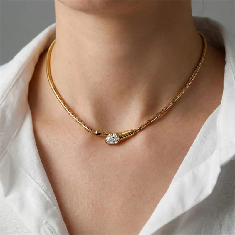 Colar com Pingente de Cabeça de Cobra e Zircônia, Aço Inoxidável