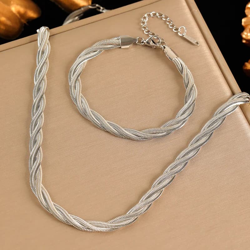 Conjunto de Colar e Pulseira com Corrente Trançada Cruzada