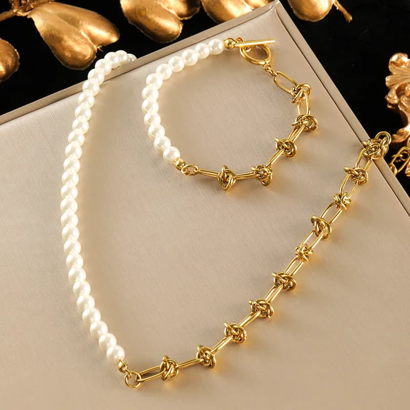 Conjunto Colar e Pulseira com Corrente e Pérolas Imitadas