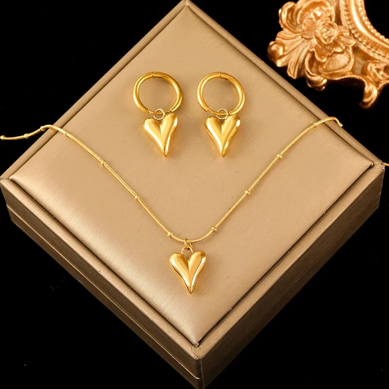 Conjunto de Colar e Brincos com Pingente de Estrela-do-Mar e Pérola