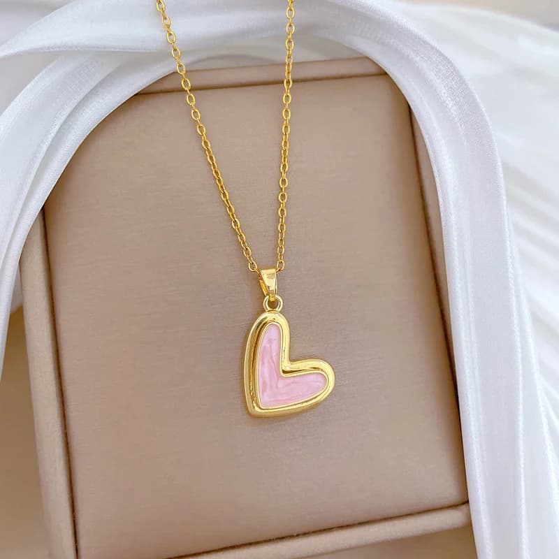 Colar com Pingente de Coração Rosa Love