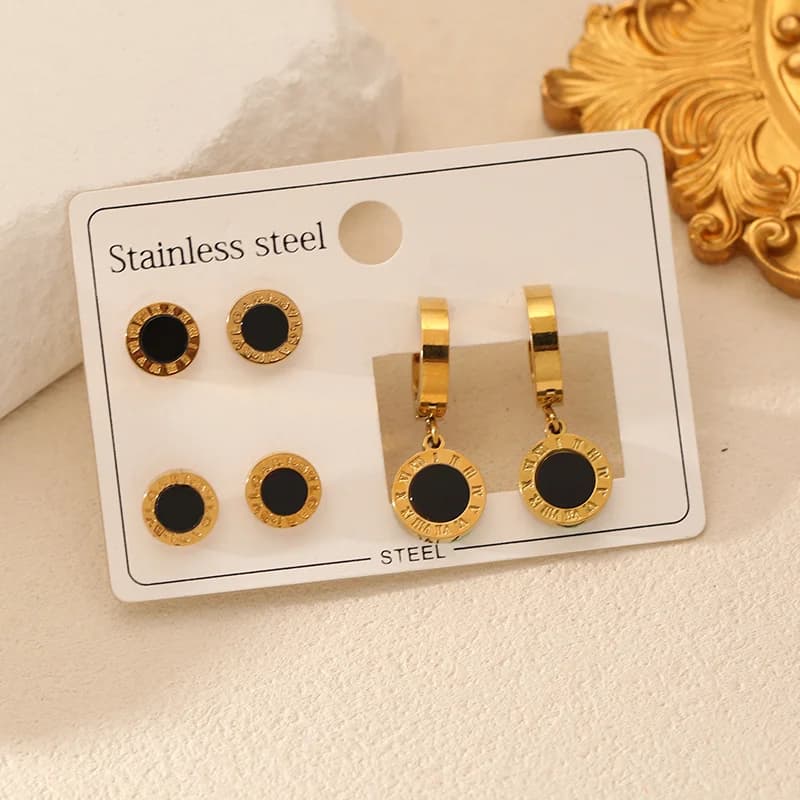 Conjunto de Brincos Redondos com Numerais Romanos Pretos (3 Pares)