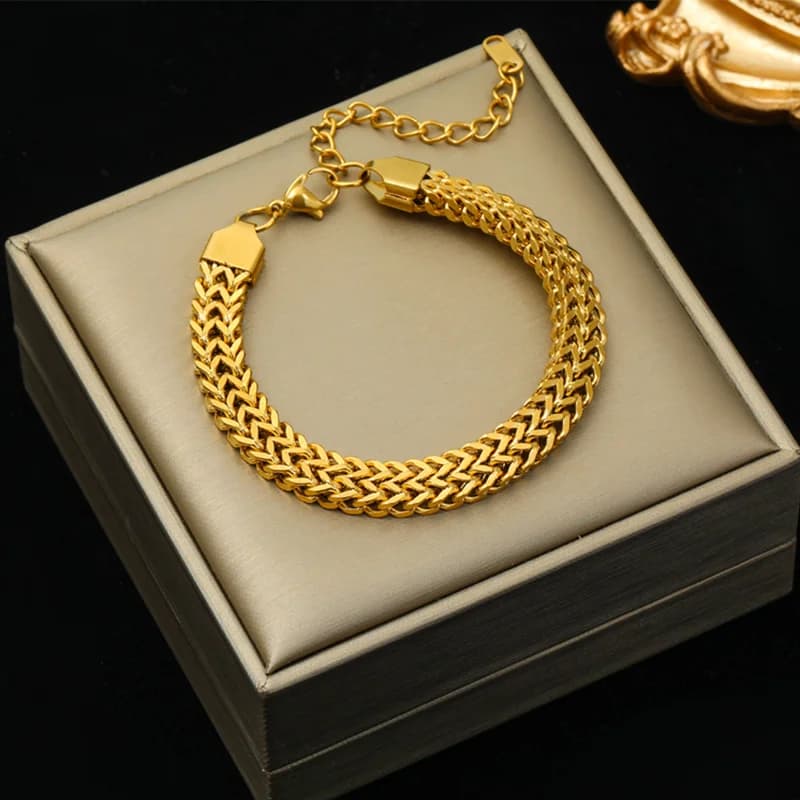 Conjunto de Choker e Pulseira de Corrente Grossa Dourada