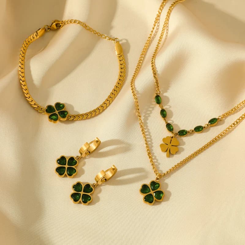 Conjunto de Colar, Pulseira e Brincos Trevo Verde com Zircônia